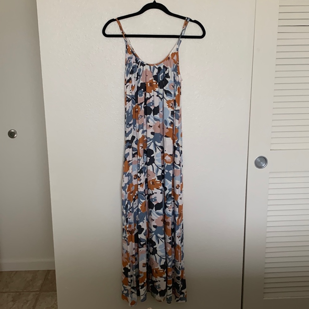 ✨MADE IN HAWAII ✨Vermilli Maxi Dress with Pockets
